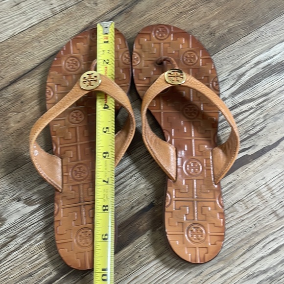 Tory Burch brown leather flip flops 8 - Picture 11 of 11
